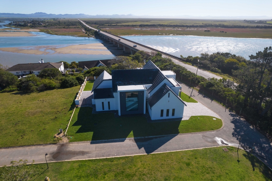 4 Bedroom Property for Sale in Kromme River Estate Eastern Cape